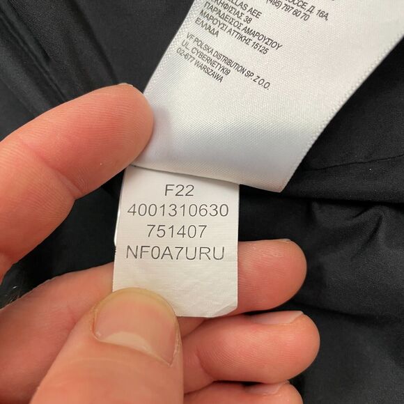 The North Face Black Utility Jacket with Hood and Adjustable Hem - Picture 5 of 13